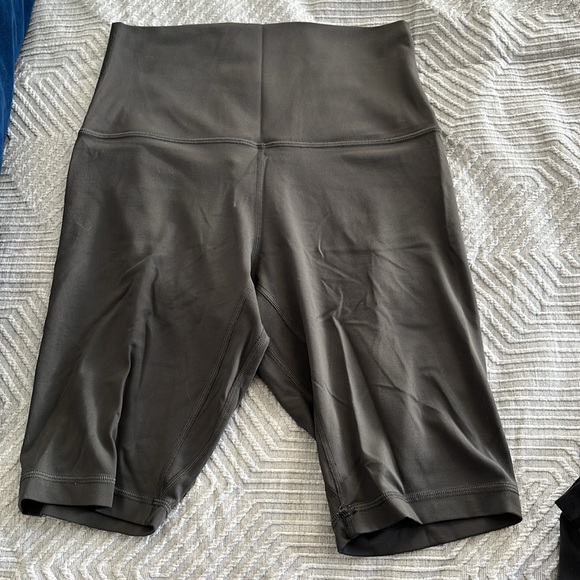 Align High-Rise Short 8" - Gray - Picture 3 of 4